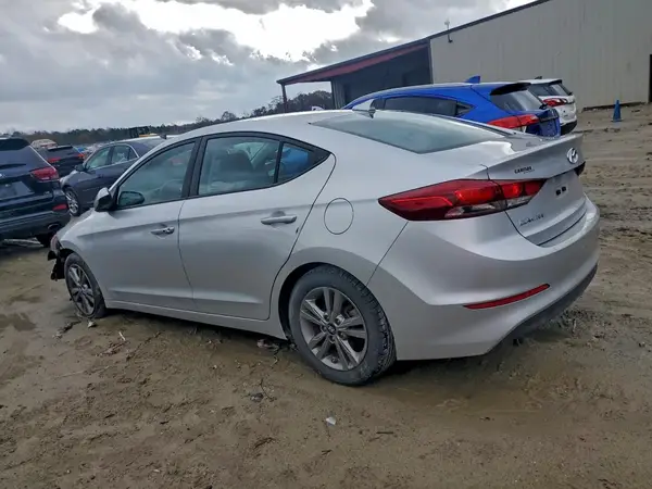 5NPD84LF8JH275282 2018 HYUNDAI ELANTRA - Image 2