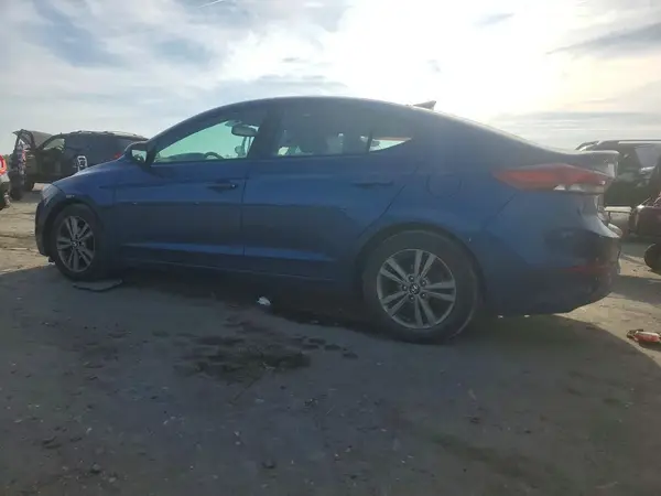 5NPD84LF8JH276481 2018 HYUNDAI ELANTRA - Image 2