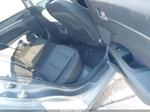 5NPD84LF8JH276545 2018 HYUNDAI ELANTRA - Image 8