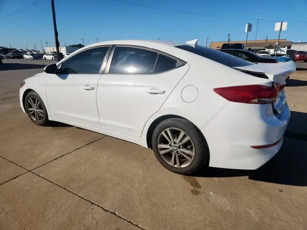 5NPD84LF8JH277436 2018 HYUNDAI ELANTRA - Image 2