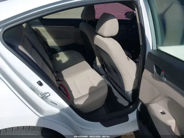 5NPD84LF8JH277856 2018 HYUNDAI ELANTRA - Image 8