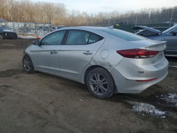 5NPD84LF8JH281101 2018 HYUNDAI ELANTRA - Image 2