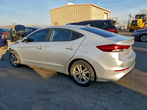 5NPD84LF8JH282569 2018 HYUNDAI ELANTRA - Image 2