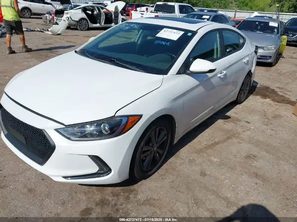 5NPD84LF8JH289943 2018 HYUNDAI ELANTRA - Image 2