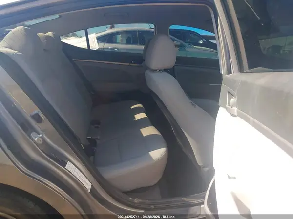 5NPD84LF8JH294432 2018 HYUNDAI ELANTRA - Image 8