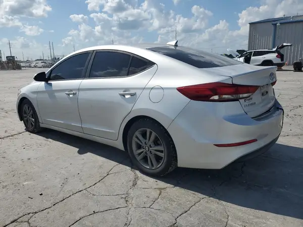 5NPD84LF8JH295337 2018 HYUNDAI ELANTRA - Image 2