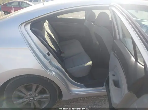 5NPD84LF8JH300231 2018 HYUNDAI ELANTRA - Image 8