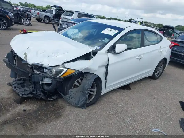 5NPD84LF8JH302819 2018 HYUNDAI ELANTRA - Image 2