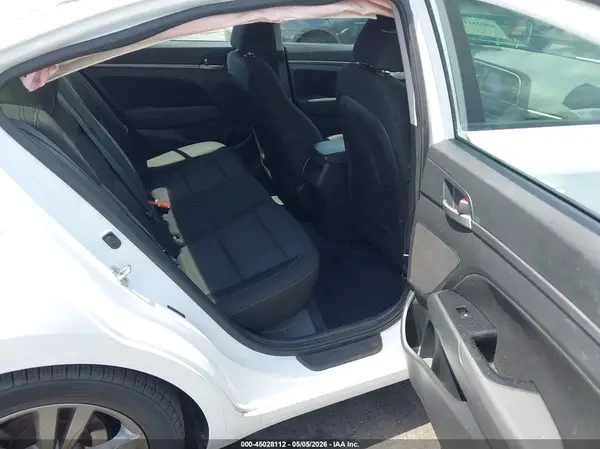 5NPD84LF8JH304313 2018 HYUNDAI ELANTRA - Image 8