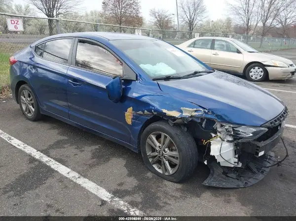 5NPD84LF8JH304473 2018 HYUNDAI ELANTRA - Image 1