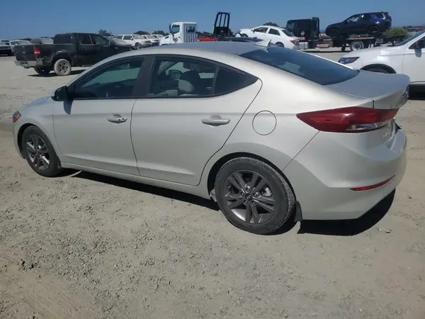 5NPD84LF8JH304988 2018 HYUNDAI ELANTRA - Image 2