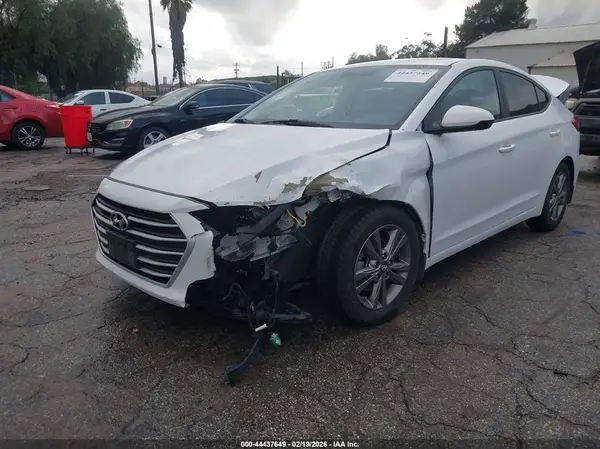 5NPD84LF8JH306823 2018 HYUNDAI ELANTRA - Image 2