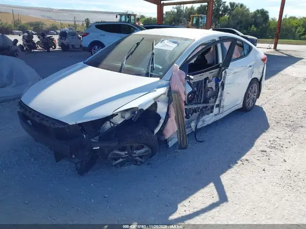 5NPD84LF8JH308555 2018 HYUNDAI ELANTRA - Image 2