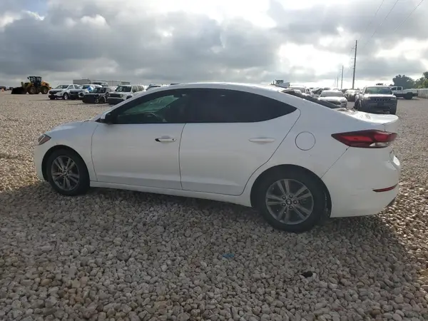 5NPD84LF8JH317899 2018 HYUNDAI ELANTRA - Image 2