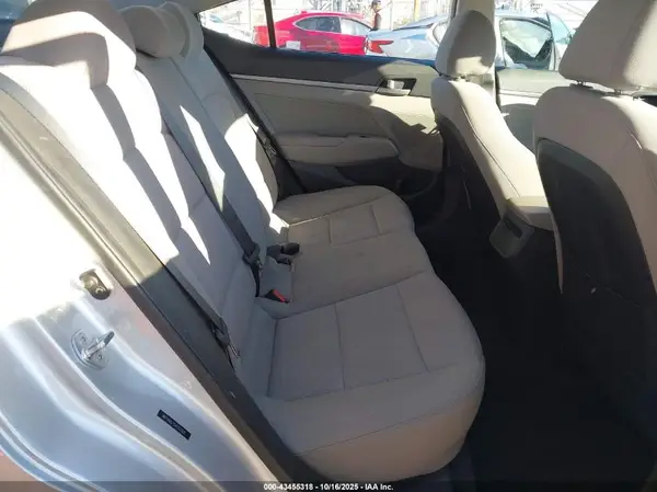 5NPD84LF8JH318308 2018 HYUNDAI ELANTRA - Image 8