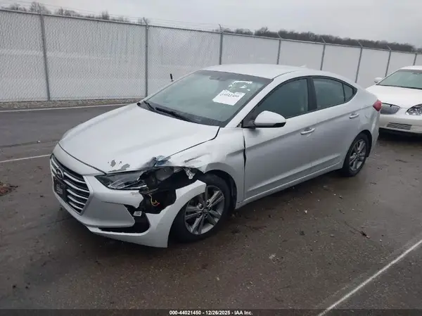 5NPD84LF8JH318437 2018 HYUNDAI ELANTRA - Image 2