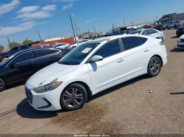 5NPD84LF8JH325775 2018 HYUNDAI ELANTRA - Image 2