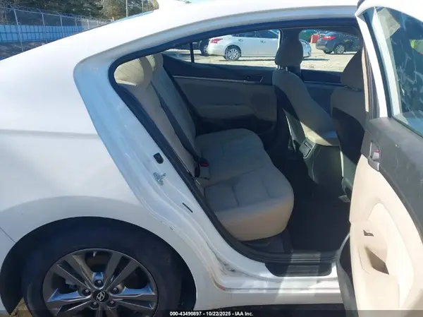 5NPD84LF8JH328899 2018 HYUNDAI ELANTRA - Image 8