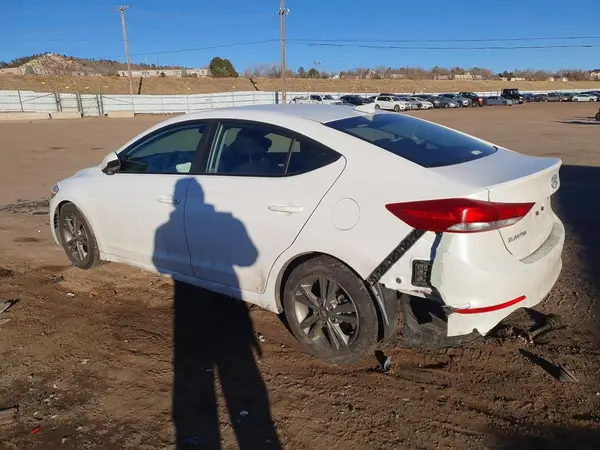 5NPD84LF8JH329339 2018 HYUNDAI ELANTRA - Image 2