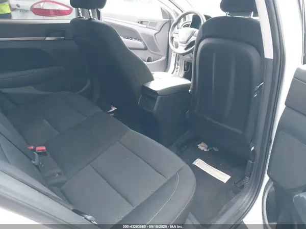 5NPD84LF8JH330183 2018 HYUNDAI ELANTRA - Image 8