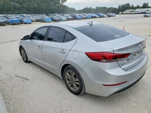 5NPD84LF8JH335674 2018 HYUNDAI ELANTRA - Image 2