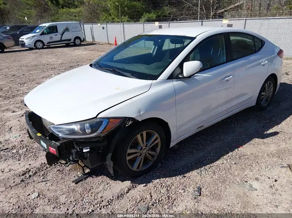 5NPD84LF8JH338767 2018 HYUNDAI ELANTRA - Image 2