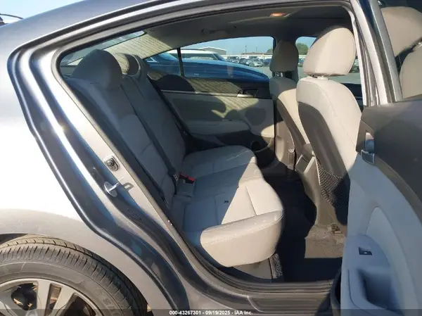 5NPD84LF8JH344729 2018 HYUNDAI ELANTRA - Image 8