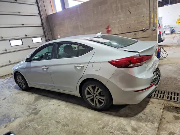 5NPD84LF8JH358369 2018 HYUNDAI ELANTRA - Image 2