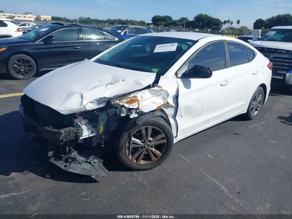 5NPD84LF8JH366813 2018 HYUNDAI ELANTRA - Image 2