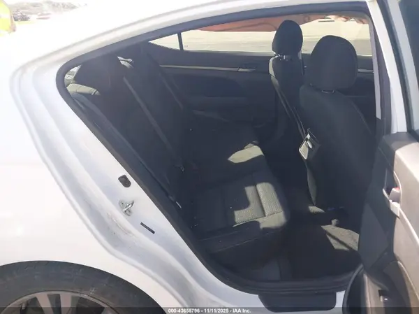 5NPD84LF8JH366813 2018 HYUNDAI ELANTRA - Image 8