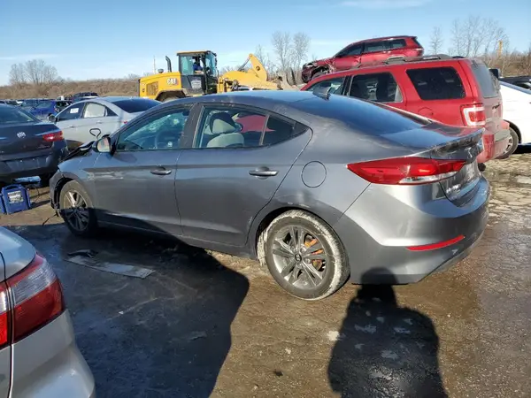 5NPD84LF8JH368125 2018 HYUNDAI ELANTRA - Image 2