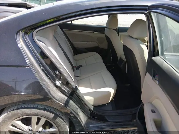 5NPD84LF8JH371834 2018 HYUNDAI ELANTRA - Image 8