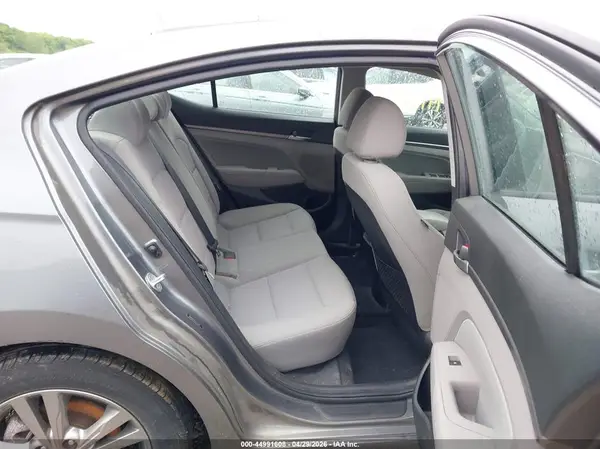 5NPD84LF8JH372241 2018 HYUNDAI ELANTRA - Image 8