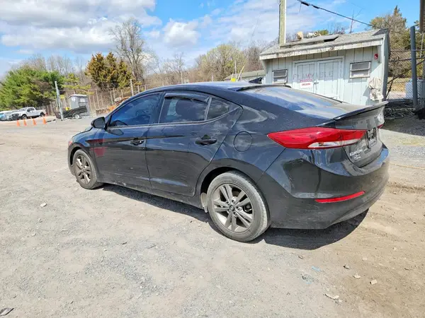 5NPD84LF8JH375415 2018 HYUNDAI ELANTRA - Image 2