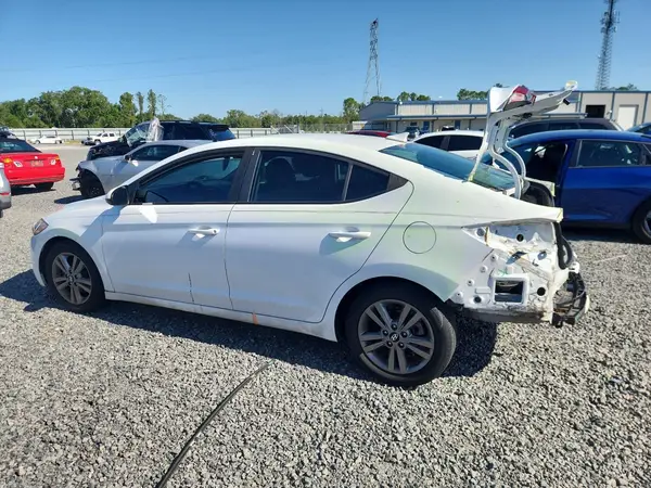 5NPD84LF8JH375740 2018 HYUNDAI ELANTRA - Image 2