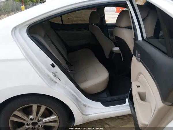 5NPD84LF8JH375916 2018 HYUNDAI ELANTRA - Image 8