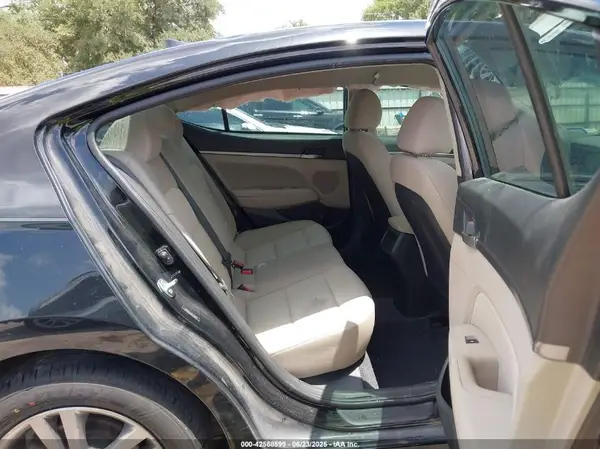 5NPD84LF8JH378492 2018 HYUNDAI ELANTRA - Image 8
