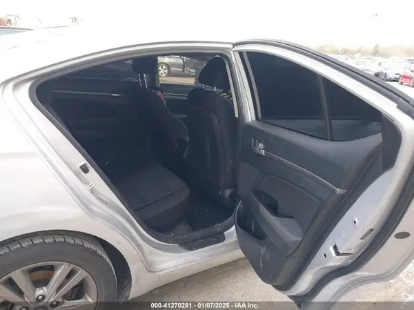5NPD84LF8JH378573 2018 HYUNDAI ELANTRA - Image 8