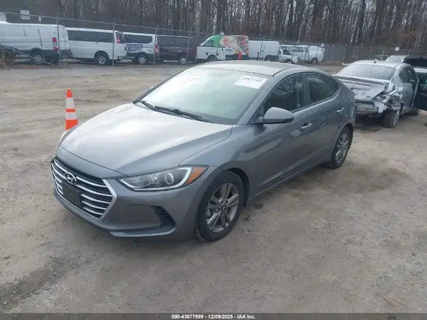 5NPD84LF8JH379853 2018 HYUNDAI ELANTRA - Image 2