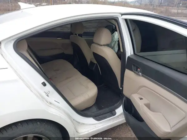 5NPD84LF8JH380839 2018 HYUNDAI ELANTRA - Image 8