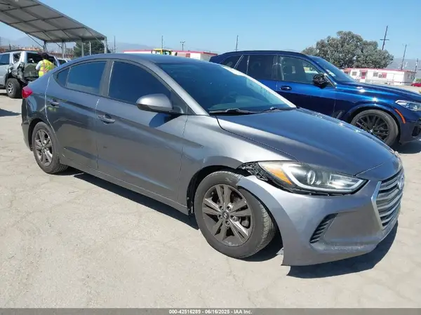 5NPD84LF8JH384468 2018 HYUNDAI ELANTRA - Image 1