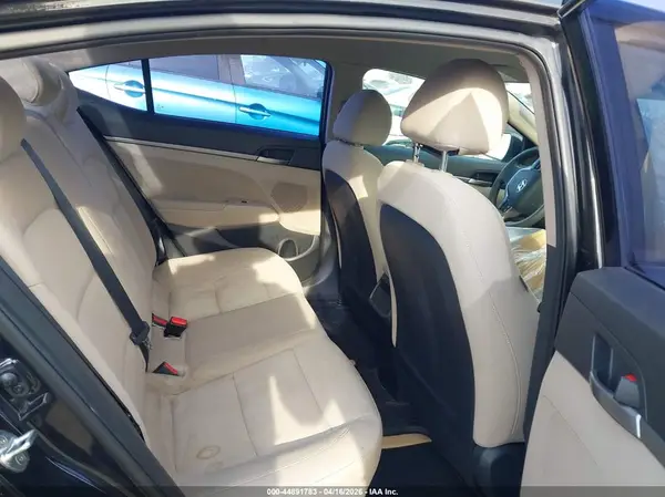 5NPD84LF8JH385829 2018 HYUNDAI ELANTRA - Image 8