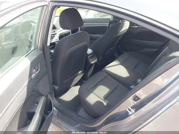 5NPD84LF8JH388147 2018 HYUNDAI ELANTRA - Image 8