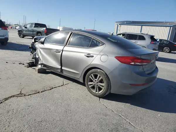 5NPD84LF8JH390822 2018 HYUNDAI ELANTRA - Image 2