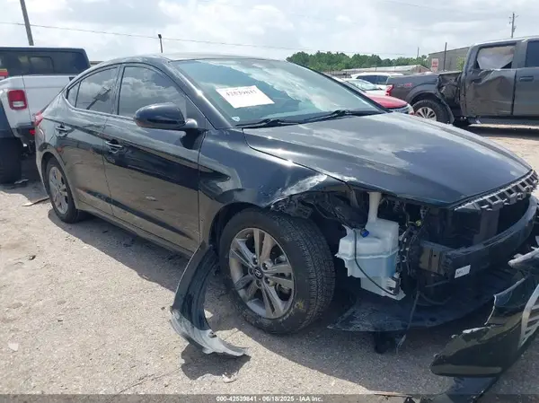 5NPD84LF8JH393543 2018 HYUNDAI ELANTRA - Image 1