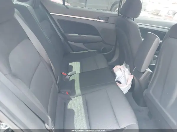 5NPD84LF8JH393543 2018 HYUNDAI ELANTRA - Image 8