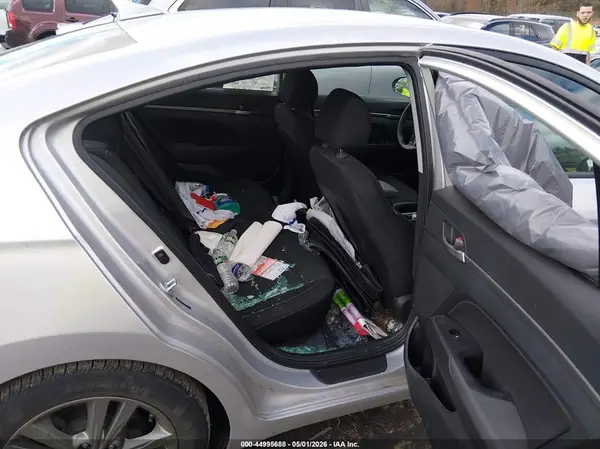 5NPD84LF8JH397754 2018 HYUNDAI ELANTRA - Image 8