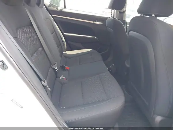 5NPD84LF8KH409192 2019 HYUNDAI ELANTRA - Image 8