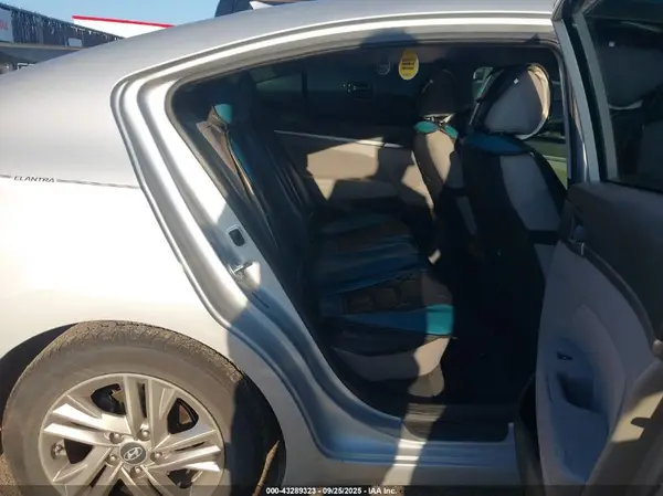 5NPD84LF8KH418958 2019 HYUNDAI ELANTRA - Image 8
