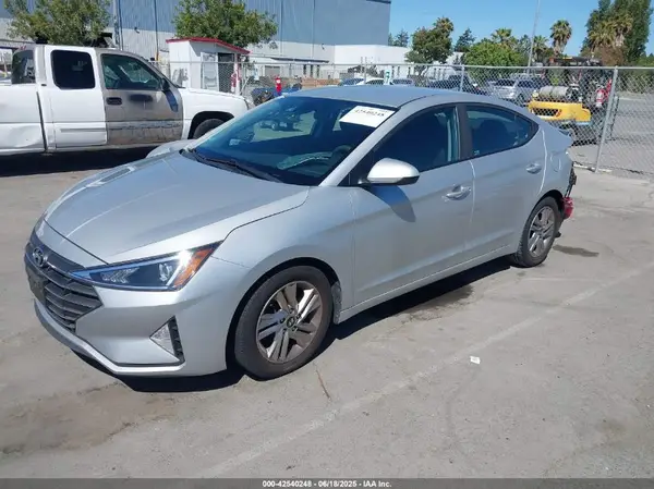 5NPD84LF8KH429023 2019 HYUNDAI ELANTRA - Image 2